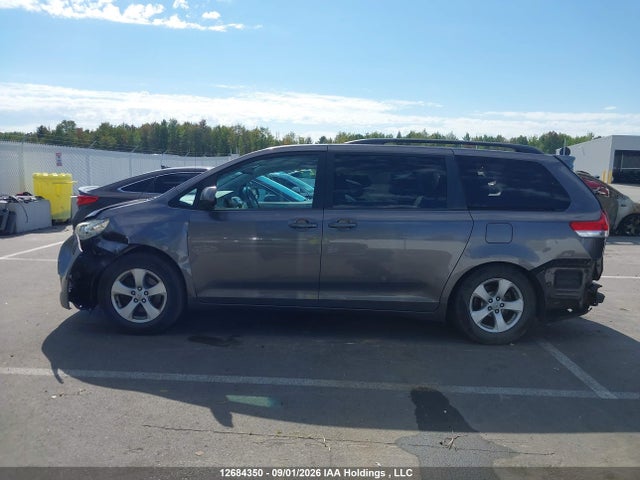 12684350 :رقم المزاد ، 5TDKK3DC4CS279656 vin ، 2012 Toyota Sienna Le V6 8 Passenger مزاد بيع