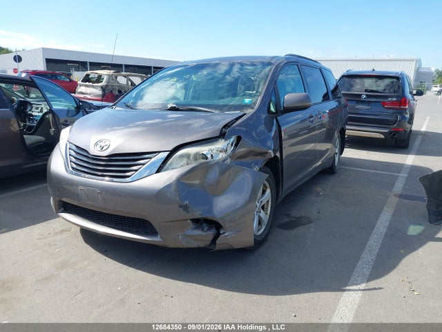 12684350 :رقم المزاد ، 5TDKK3DC4CS279656 vin ، 2012 Toyota Sienna Le V6 8 Passenger مزاد بيع