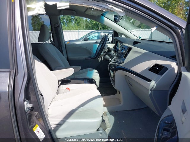 12684350 :رقم المزاد ، 5TDKK3DC4CS279656 vin ، 2012 Toyota Sienna Le V6 8 Passenger مزاد بيع