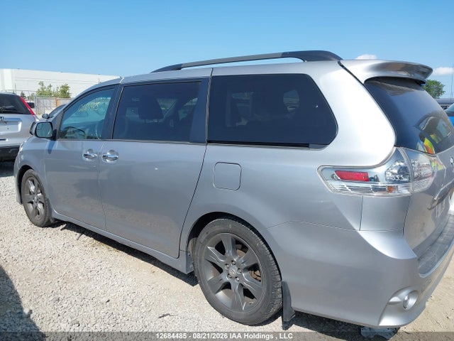12684485 :رقم المزاد ، 5TDXK3DC8FS668164 vin ، 2015 Toyota Sienna مزاد بيع