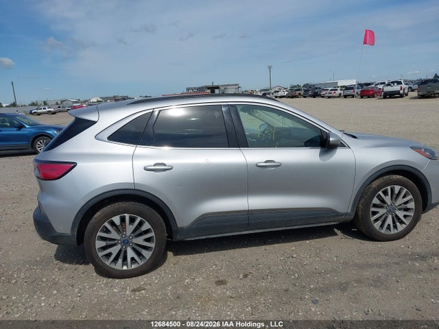 1FMCU9DZ9LUB82823 Ford Escape Titanium Hybrid