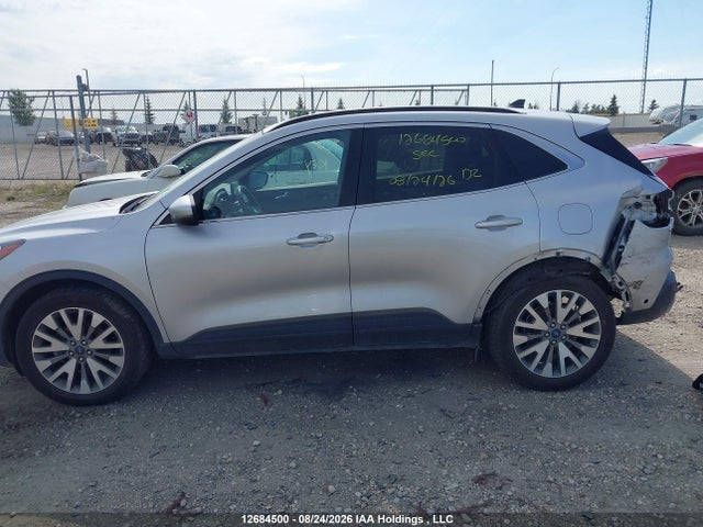 1FMCU9DZ9LUB82823 Ford Escape Titanium Hybrid