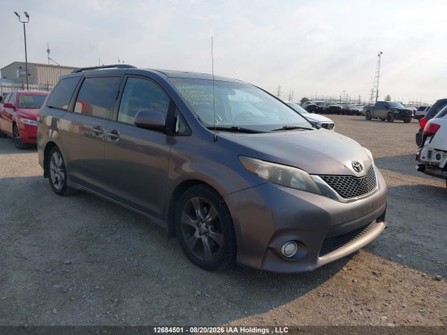 2012 Toyota Sienna Se 8 Passenger მანქანა იყიდება აუქციონზე, vin: 5TDXK3DC2CS227397, აუქციონის ნომერი: 12684501