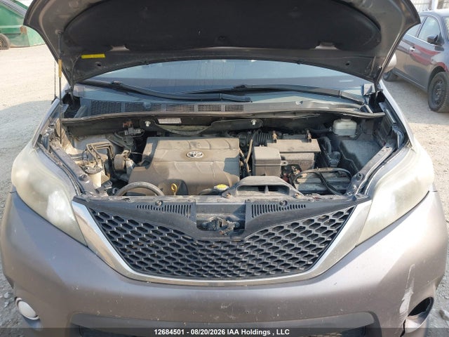 2012 Toyota Sienna Se 8 Passenger მანქანა იყიდება აუქციონზე, vin: 5TDXK3DC2CS227397, აუქციონის ნომერი: 12684501