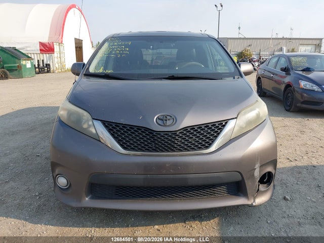 2012 Toyota Sienna Se 8 Passenger მანქანა იყიდება აუქციონზე, vin: 5TDXK3DC2CS227397, აუქციონის ნომერი: 12684501