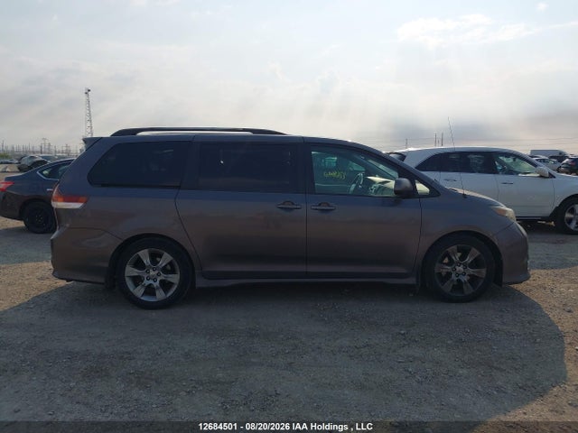 2012 Toyota Sienna Se 8 Passenger მანქანა იყიდება აუქციონზე, vin: 5TDXK3DC2CS227397, აუქციონის ნომერი: 12684501