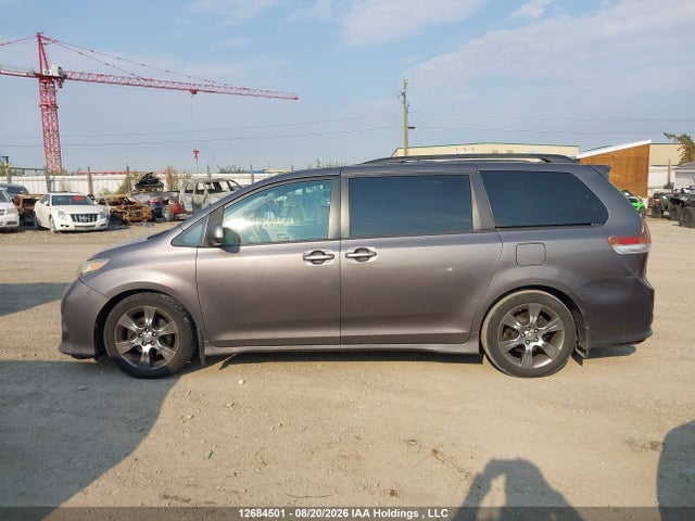 2012 Toyota Sienna Se 8 Passenger მანქანა იყიდება აუქციონზე, vin: 5TDXK3DC2CS227397, აუქციონის ნომერი: 12684501