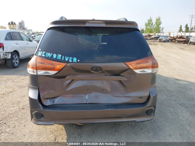 2012 Toyota Sienna Se 8 Passenger მანქანა იყიდება აუქციონზე, vin: 5TDXK3DC2CS227397, აუქციონის ნომერი: 12684501