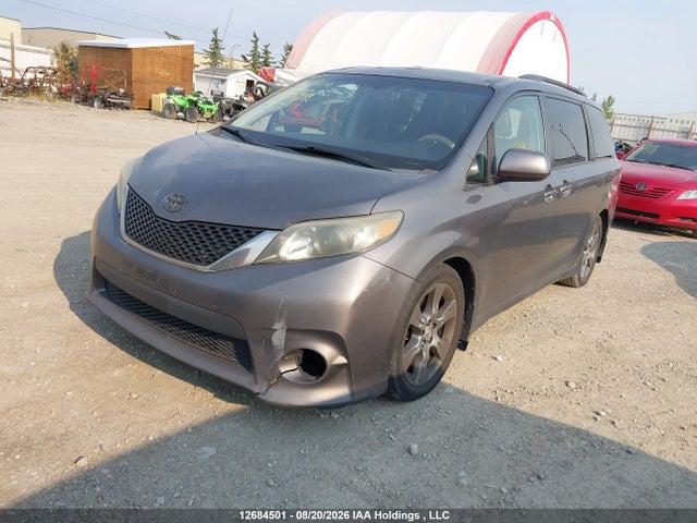 2012 Toyota Sienna Se 8 Passenger მანქანა იყიდება აუქციონზე, vin: 5TDXK3DC2CS227397, აუქციონის ნომერი: 12684501