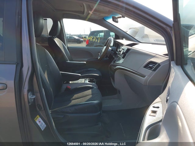 2012 Toyota Sienna Se 8 Passenger მანქანა იყიდება აუქციონზე, vin: 5TDXK3DC2CS227397, აუქციონის ნომერი: 12684501