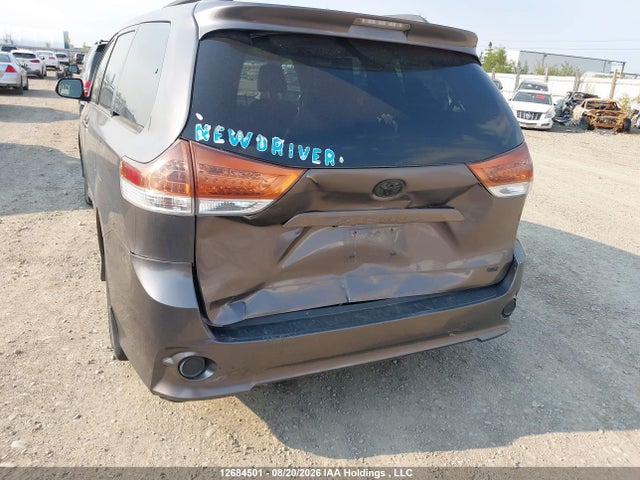 2012 Toyota Sienna Se 8 Passenger მანქანა იყიდება აუქციონზე, vin: 5TDXK3DC2CS227397, აუქციონის ნომერი: 12684501
