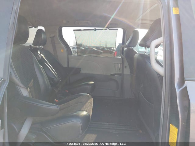 2012 Toyota Sienna Se 8 Passenger მანქანა იყიდება აუქციონზე, vin: 5TDXK3DC2CS227397, აუქციონის ნომერი: 12684501