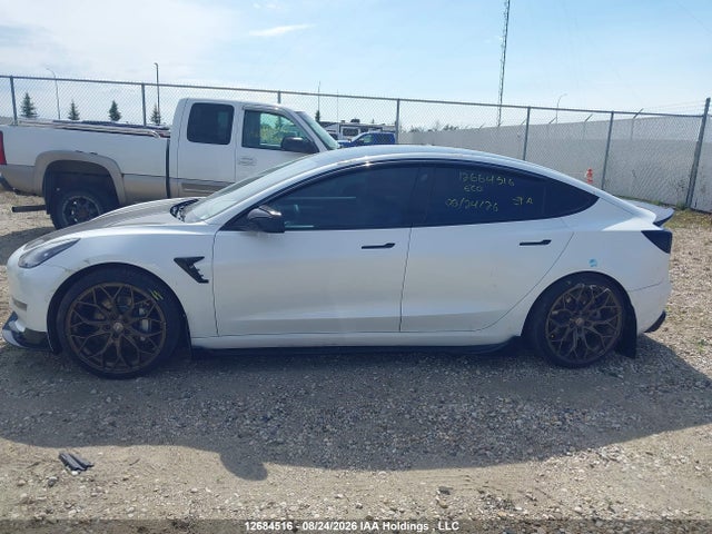 5YJ3E1EA4NF174037 Tesla MODEL 3