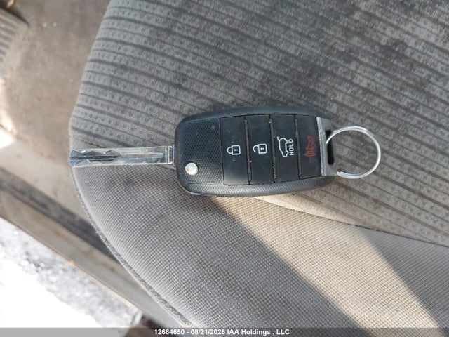 KIA Sedona 2018 KNDMB5C12J6368272 Image 11