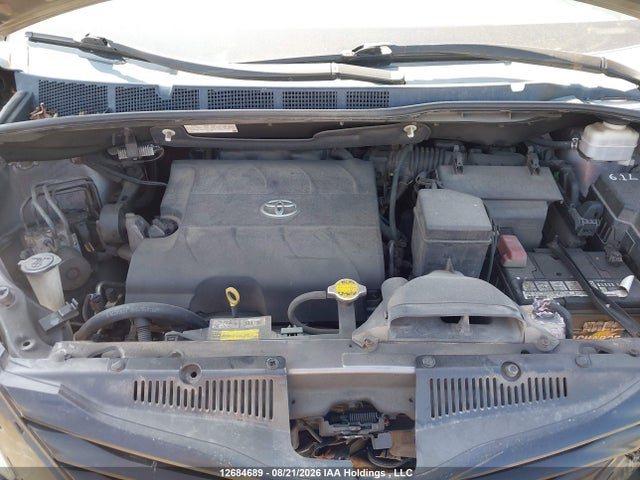 12684689 :رقم المزاد ، 5TDZK3DCXDS367451 vin ، 2013 Toyota Sienna V6 7 Passenger مزاد بيع