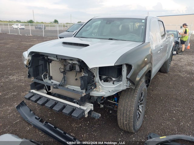 Toyota Tacoma 2021 5TFDZ5BN3MX064821 Image 2