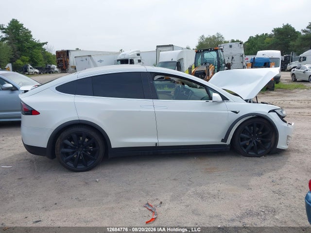 Tesla MODEL X 2017 5YJXCBE27HF067266 Image 13
