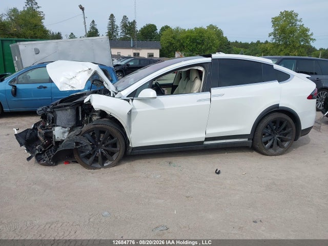 Tesla MODEL X 2017 5YJXCBE27HF067266 Image 14