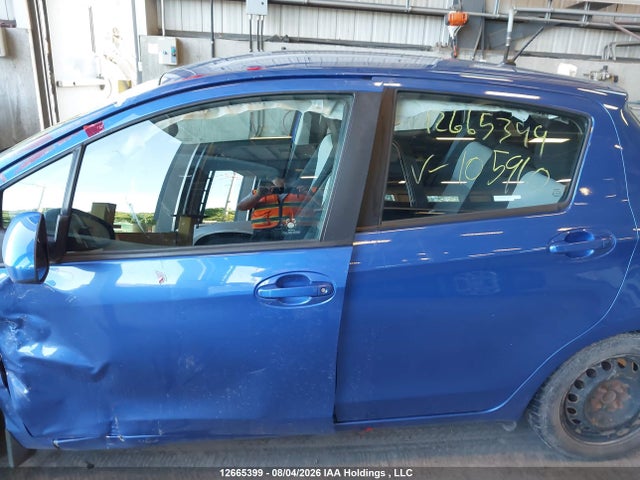 VNKKTUD33KA105910 Toyota YARIS LE