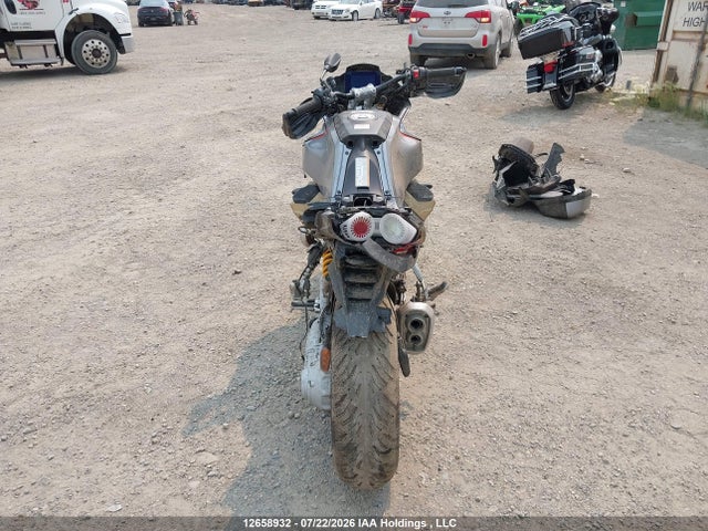 Moto Guzzi V100 Mandello S 2024 ZGUMGUB08RM000526 Image 6