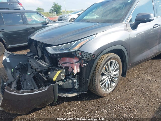 Toyota Highlander Limited 2022 5TDFZRBH3NS182868 Image 6