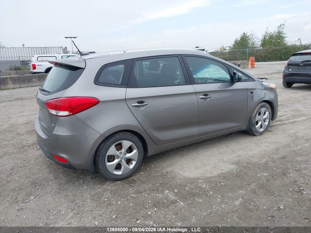 2015 Kia Rondo მანქანა იყიდება აუქციონზე, vin: KNAHT8A34F7093975, აუქციონის ნომერი: 12685050
