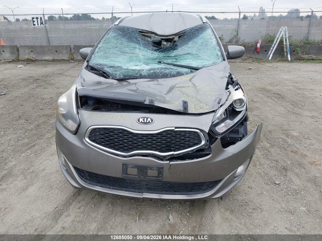 2015 Kia Rondo მანქანა იყიდება აუქციონზე, vin: KNAHT8A34F7093975, აუქციონის ნომერი: 12685050