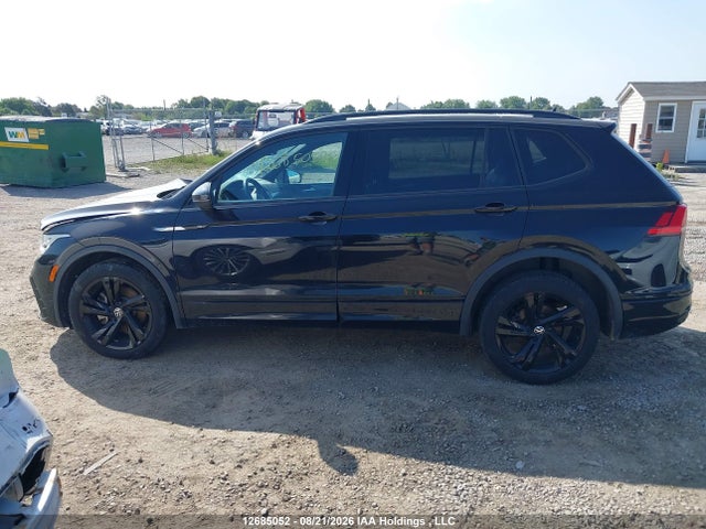3VV8B7AXXPM079784 Volkswagen Tiguan Se R-line Black