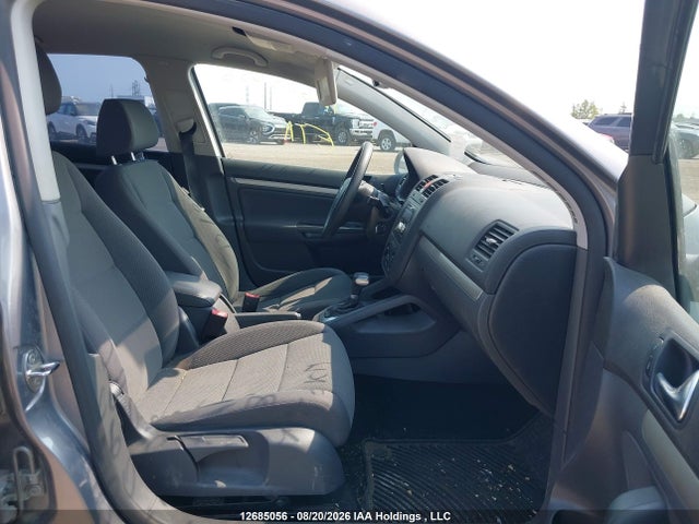2009 Volkswagen Rabbit 5-door Comfortline/5-door Trendline მანქანა იყიდება აუქციონზე, vin: WVWDA71K39W005839, აუქციონის ნომერი: 12685056