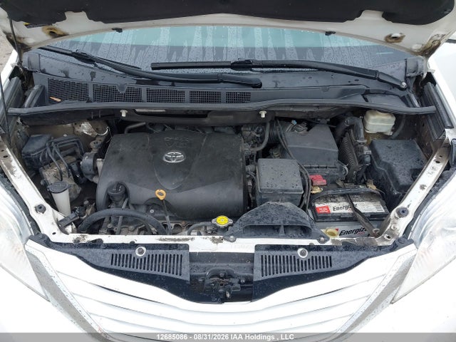 5TDKZ3DC4HS839369 Toyota Sienna Le V6