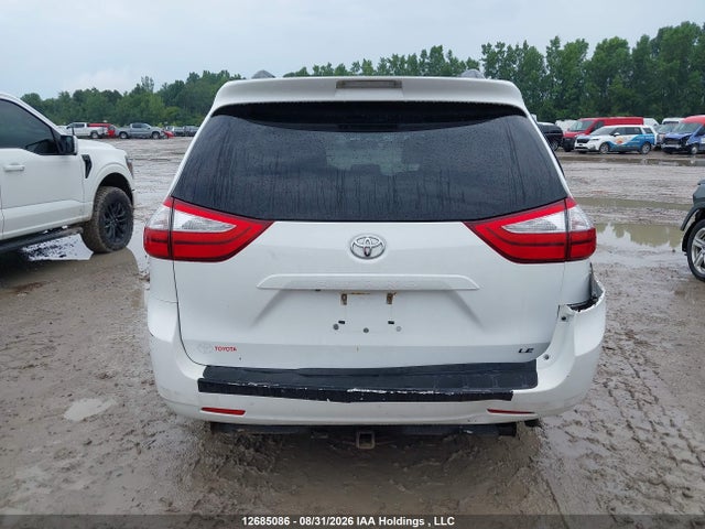 5TDKZ3DC4HS839369 Toyota Sienna Le V6
