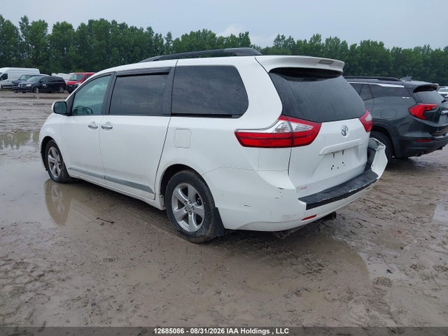 5TDKZ3DC4HS839369 Toyota Sienna Le V6