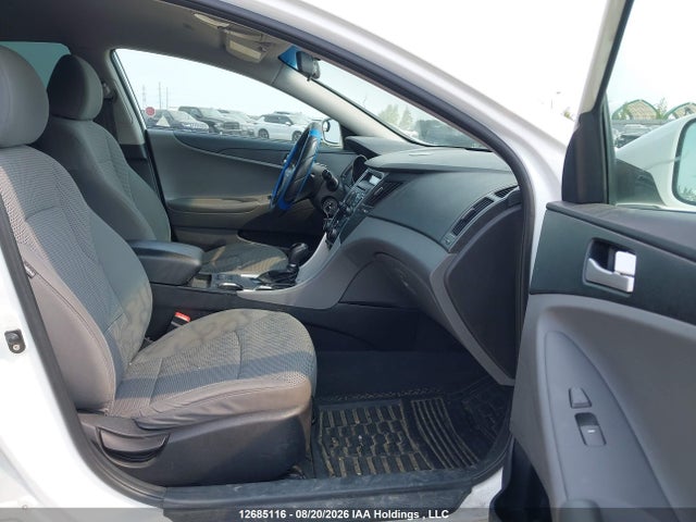2011 Hyundai Sonata Gls მანქანა იყიდება აუქციონზე, vin: 5NPEB4AC1BH266939, აუქციონის ნომერი: 12685116