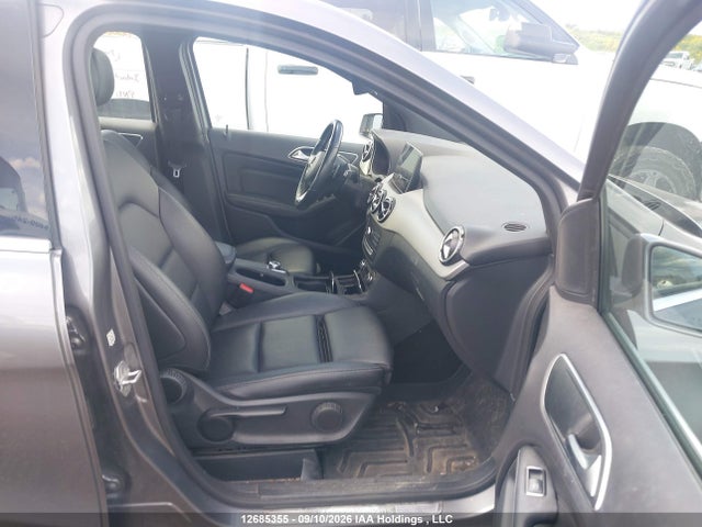 Mercedes-Benz B250 2017 WDDMH4EB3HJ437885 Image 5