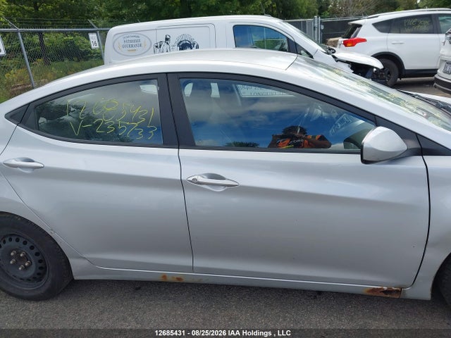 2013 Hyundai Elantra Gls/limited მანქანა იყიდება აუქციონზე, vin: 5NPDH4AE4DH235733, აუქციონის ნომერი: 12685431