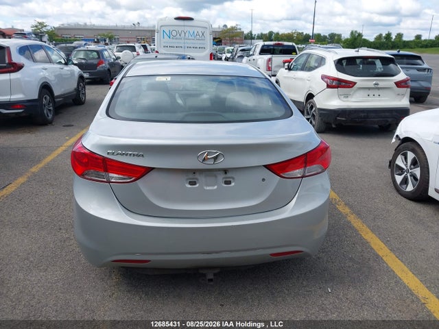 2013 Hyundai Elantra Gls/limited მანქანა იყიდება აუქციონზე, vin: 5NPDH4AE4DH235733, აუქციონის ნომერი: 12685431