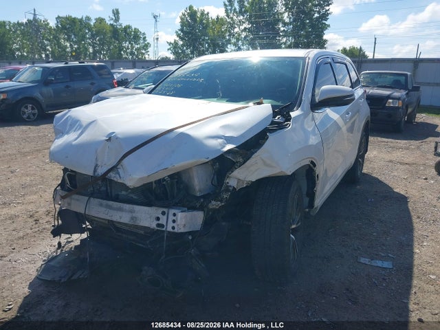 Toyota Highlander 2018 5TDBZRFH1JS902106 Image 2