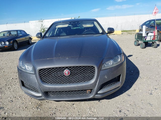 SAJBK4BN3HCY33631 Jaguar Xf Prestige