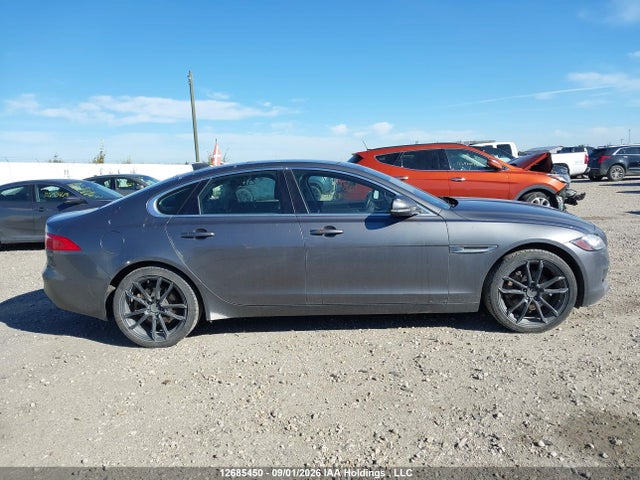 SAJBK4BN3HCY33631 Jaguar Xf Prestige