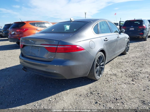SAJBK4BN3HCY33631 Jaguar Xf Prestige