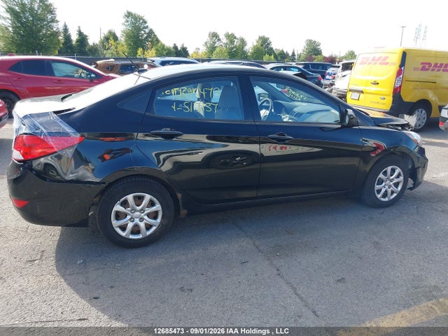 2013 Hyundai Accent Gl მანქანა იყიდება აუქციონზე, vin: KMHCT4AE2DU517137, აუქციონის ნომერი: 12685473