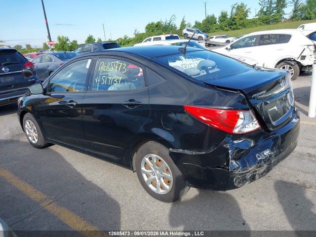 2013 Hyundai Accent Gl მანქანა იყიდება აუქციონზე, vin: KMHCT4AE2DU517137, აუქციონის ნომერი: 12685473