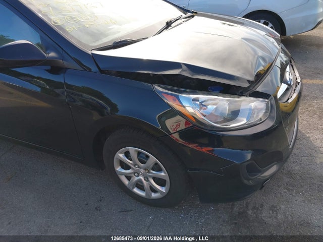 2013 Hyundai Accent Gl მანქანა იყიდება აუქციონზე, vin: KMHCT4AE2DU517137, აუქციონის ნომერი: 12685473