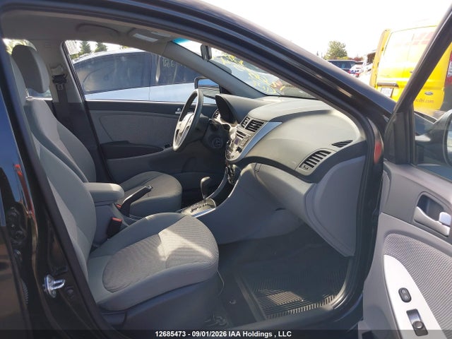2013 Hyundai Accent Gl მანქანა იყიდება აუქციონზე, vin: KMHCT4AE2DU517137, აუქციონის ნომერი: 12685473