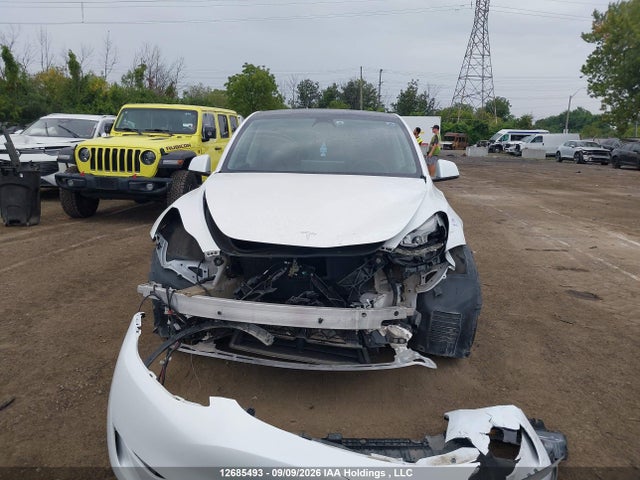 12685493 :رقم المزاد ، 7SAYGDEE4PF776205 vin ، 2023 Tesla Model Y Long Range مزاد بيع