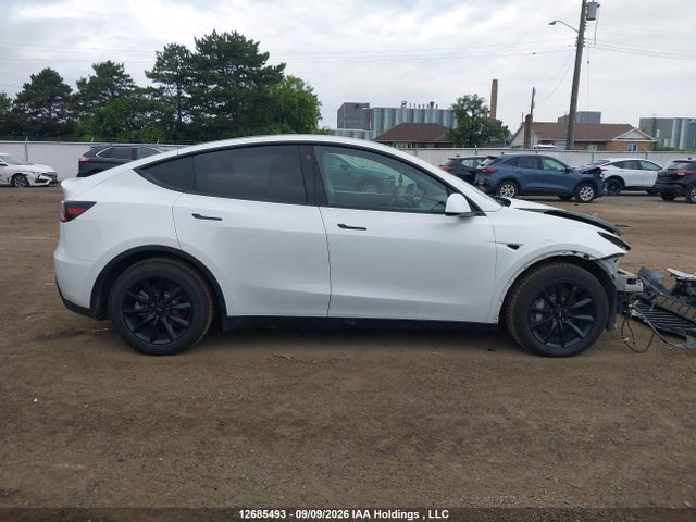 12685493 :رقم المزاد ، 7SAYGDEE4PF776205 vin ، 2023 Tesla Model Y Long Range مزاد بيع