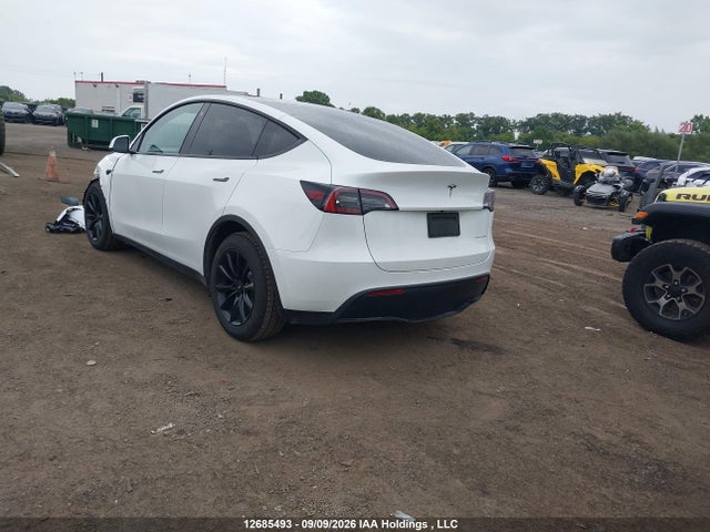 12685493 :رقم المزاد ، 7SAYGDEE4PF776205 vin ، 2023 Tesla Model Y Long Range مزاد بيع