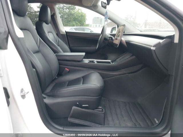 12685493 :رقم المزاد ، 7SAYGDEE4PF776205 vin ، 2023 Tesla Model Y Long Range مزاد بيع