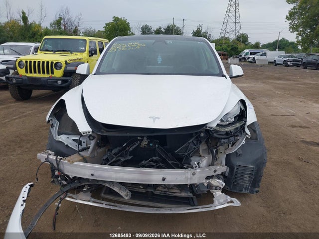 12685493 :رقم المزاد ، 7SAYGDEE4PF776205 vin ، 2023 Tesla Model Y Long Range مزاد بيع