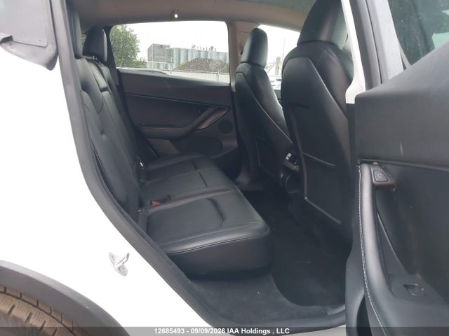 12685493 :رقم المزاد ، 7SAYGDEE4PF776205 vin ، 2023 Tesla Model Y Long Range مزاد بيع